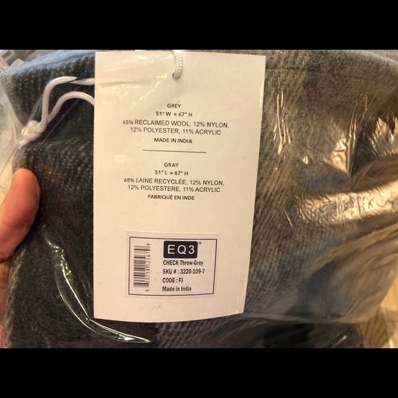New EQ3 Wool Throw Blanket - Picture 2 of 4